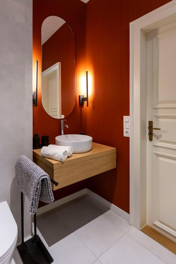 Luxurious Minimalist Residence With Sauna By Prestige Homes Budapest Eksteriør bilde
