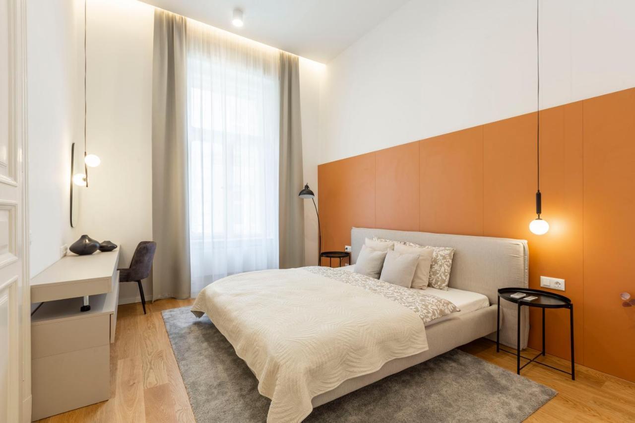 Luxurious Minimalist Residence With Sauna By Prestige Homes Budapest Eksteriør bilde